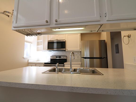 2nd image of 3945 Botanical Ave Floor 2