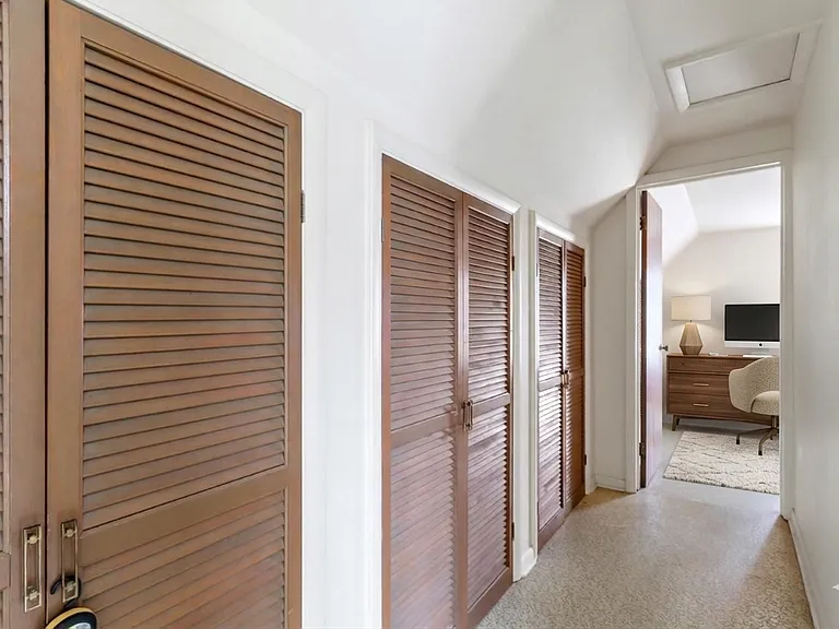 514 Franklin Ave — Photo 12