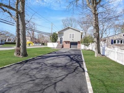 202 Pennsylvania Avenue, Medford, NY, 11763