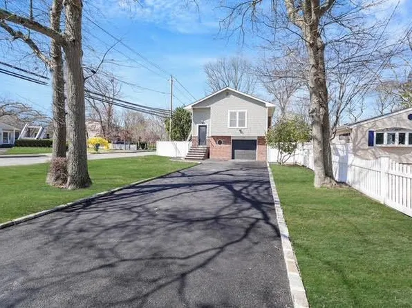202 Pennsylvania Avenue, Medford, NY 11763