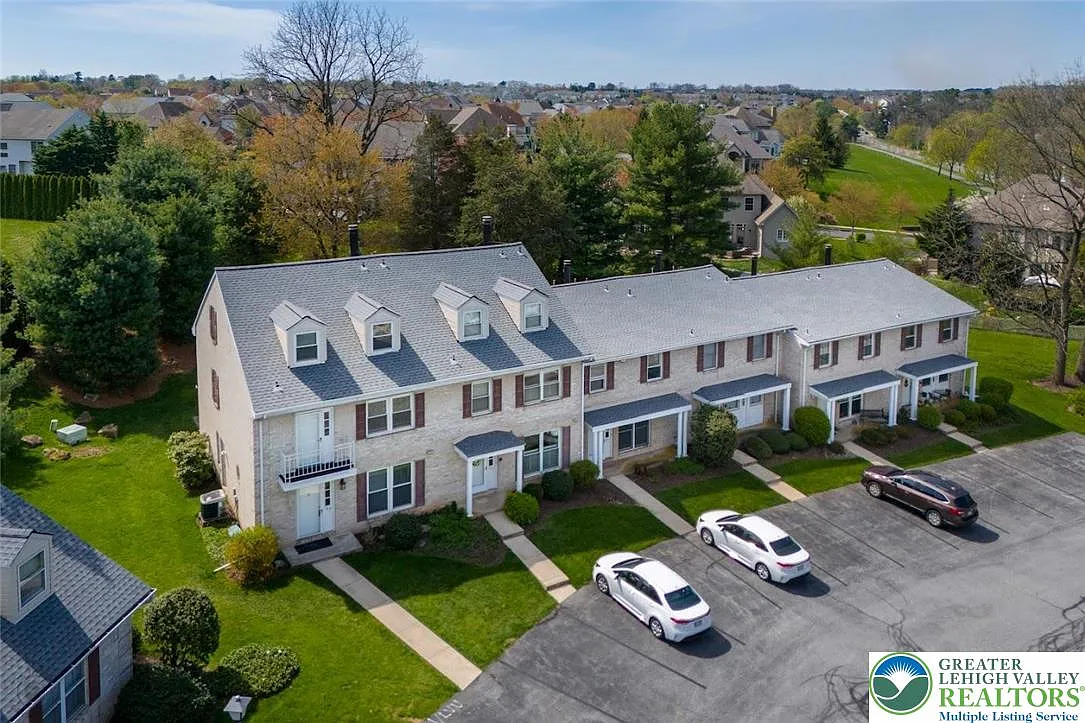 3 bed, 3.5 bath, 2178 sqft, $2,550 — Photo 3