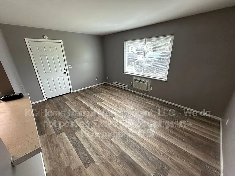 551 N Somerset Ter #A — Photo 7