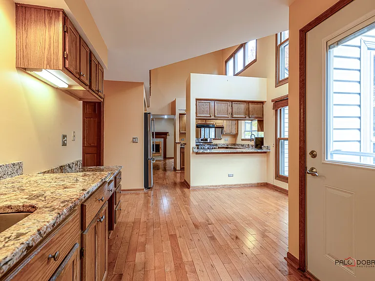 1551 Crowfoot Cir N — Photo 10