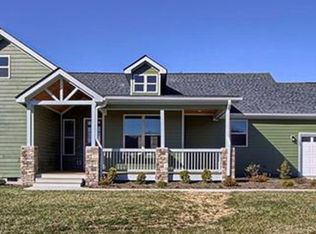 187 Triple Fairways Dr, Hendersonville, NC 28739