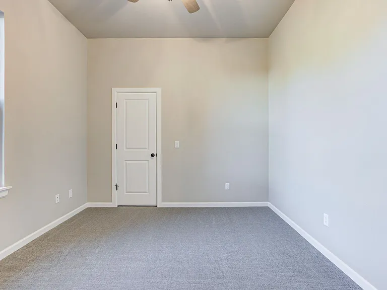 1811 Hollow Crest Ct — Photo 40