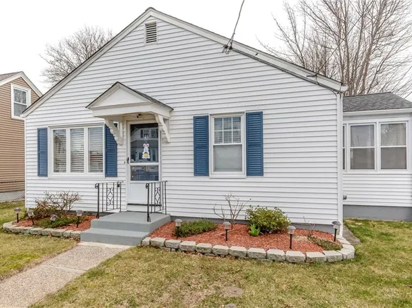 45 Dover St, Pawtucket, RI 02860