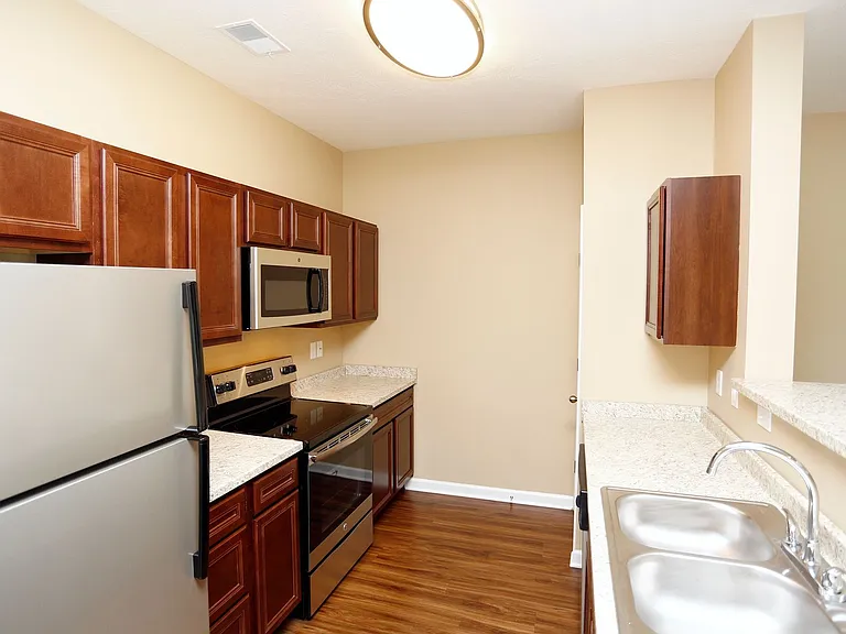 Mansion Row - Where Historic Charm Meets Modern Convenience! — Photo 17