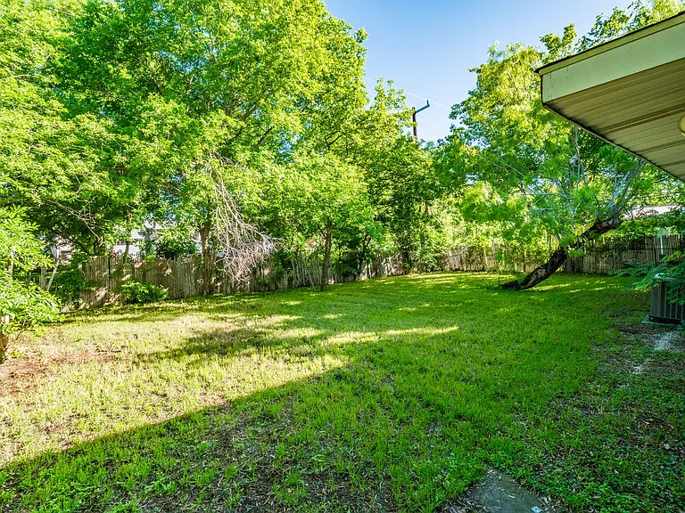545 Olney Dr — Photo 18