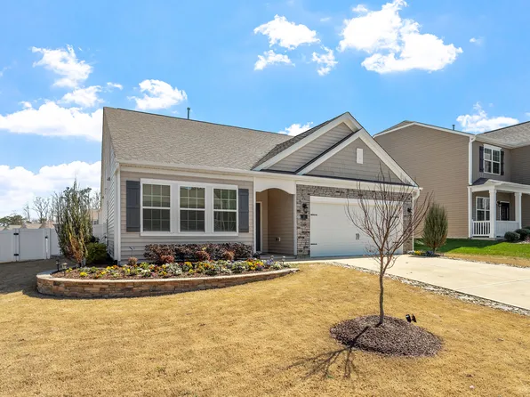 11 S Great White Way, Clayton, NC 27527