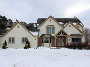N56W33169 Ivy Ln, Nashotah, WI 53058