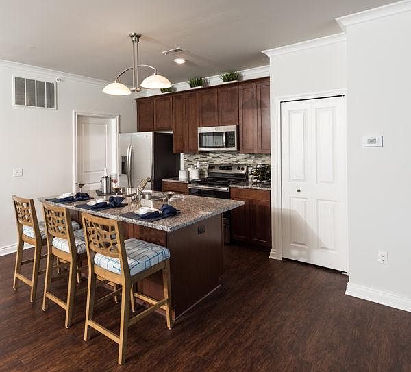 ShearWater Apartments 2063 Shearwater Cir Walled Lake MI Zillow