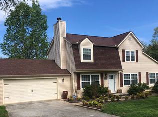 2324 Bishops Bridge Rd, Knoxville, TN 37922