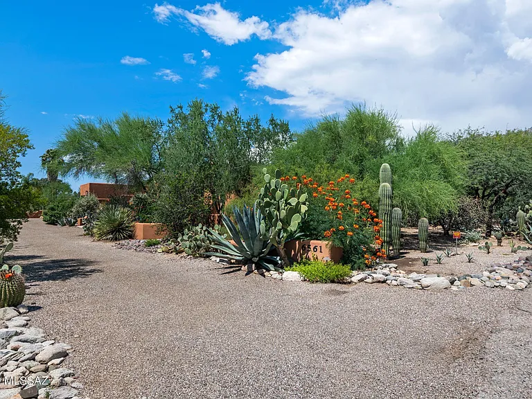 6561 N Avenida De Posada — Photo 7