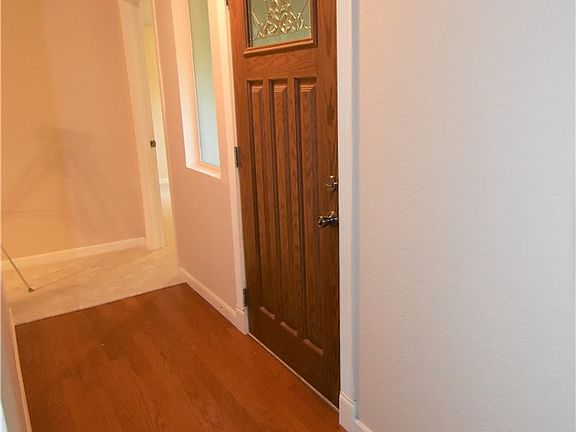 3rd image of 1135 Marlin Dr SE