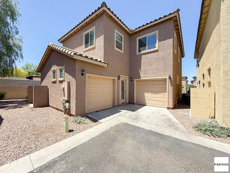 1741 W Pollack St — Photo 32