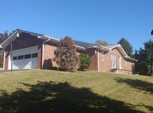 8611 Three Points Rd #A, Knoxville, TN 37924