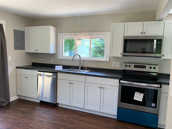 3rd image of 2027 S Arlington Dr