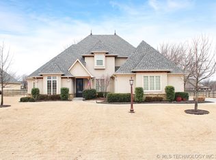 6914 Garden Stone Ln, Owasso, OK 74055