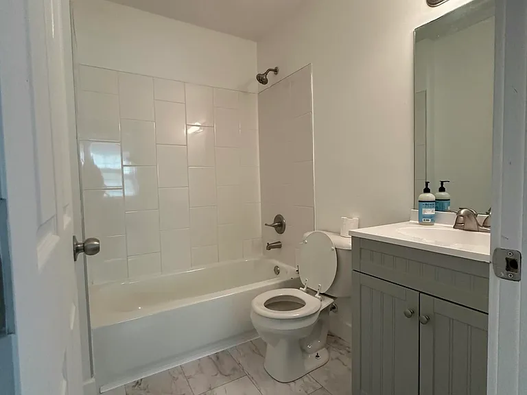 2411 S 5th St — Photo 9