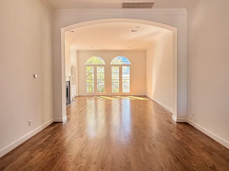 2907 Argonne St — Photo 2