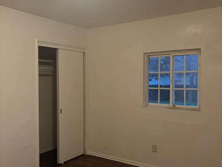400 Scott St — Photo 3