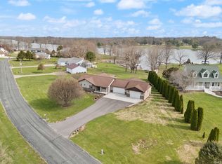 4 Orchard Rd, Loogootee, IN 47553
