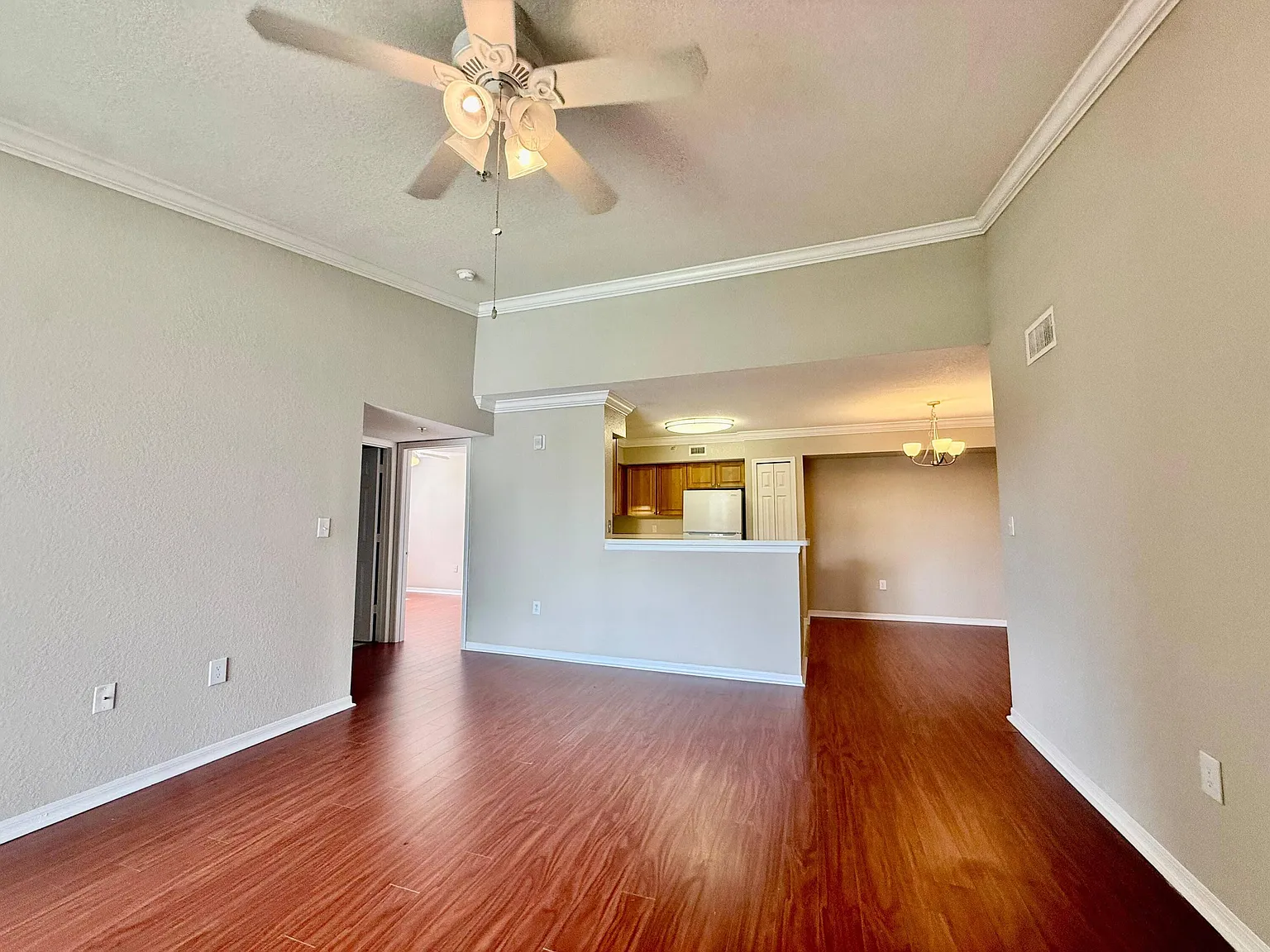 2 bed, 2.0 bath, 1079 sqft, $2,400 — Photo 3