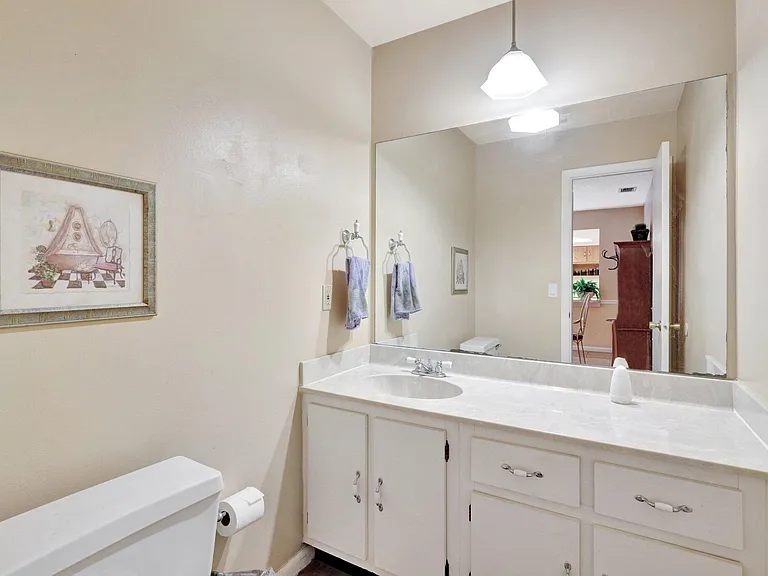 1558 Shaker Cir — Photo 13