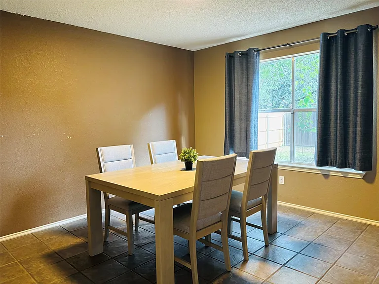 7806 Taranto Dr — Photo 4