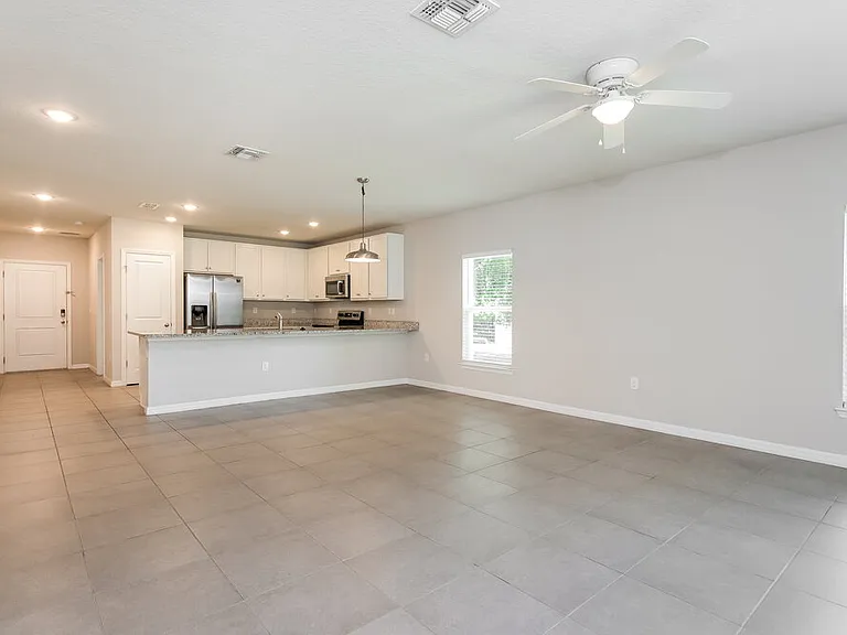 1013 Coatbridge Dr — Photo 5