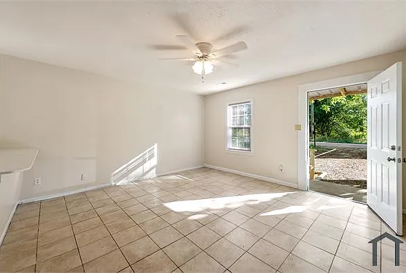 5745 Holland St — Photo 6