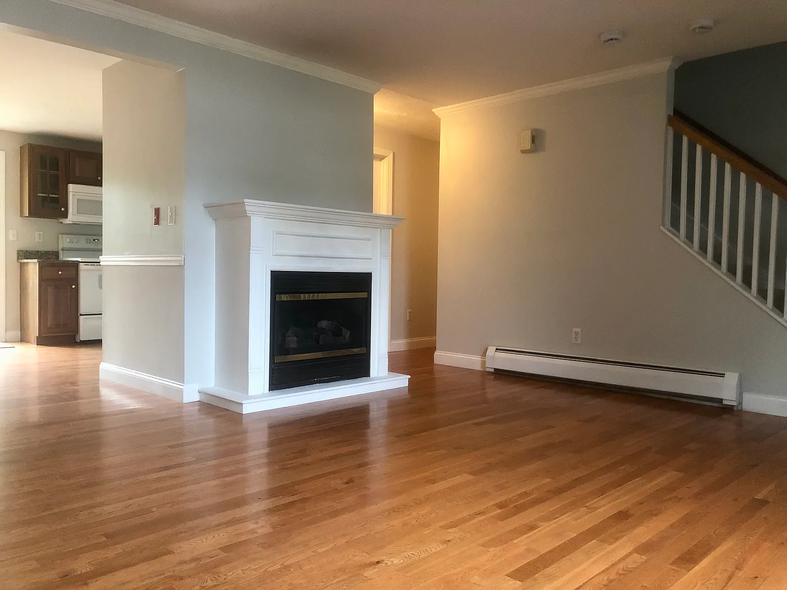 2 bed, 1.5 bath, 1120 sqft, $2,400 — Photo 3