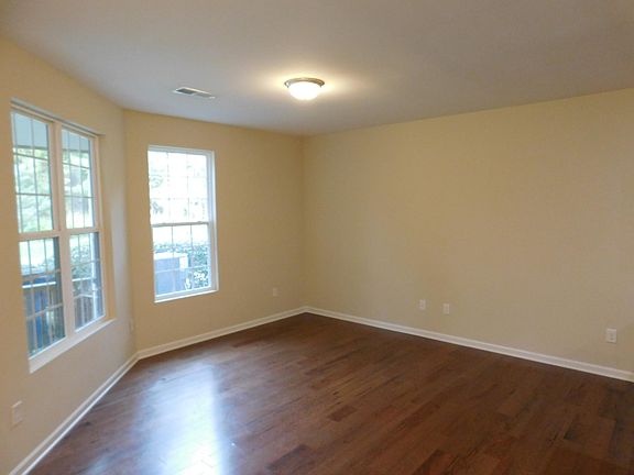 5th image of 1124 Nicklaus Dr