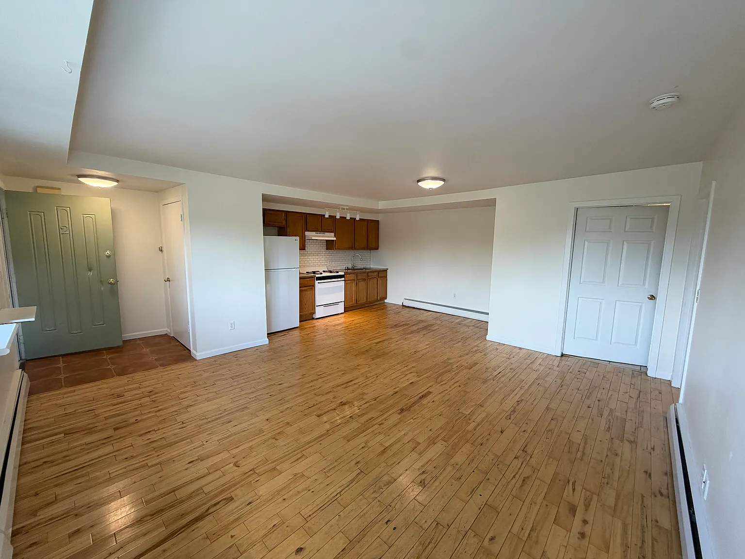 2 bed, 775 sqft, $1,250 — Photo 1