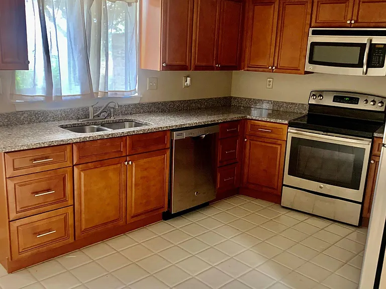 252 Greenwood Dr — Photo 10