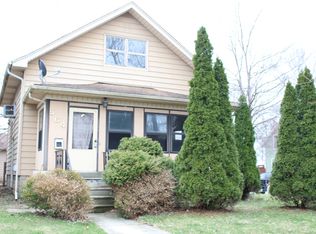 564 Woodlawn Ave, Aurora, IL 60506