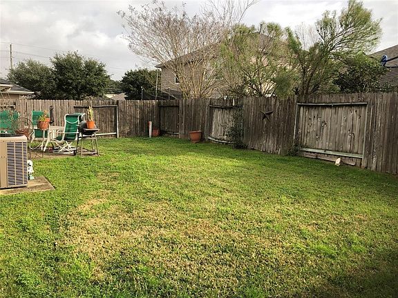 3rd image of 19818 River Breeze Dr