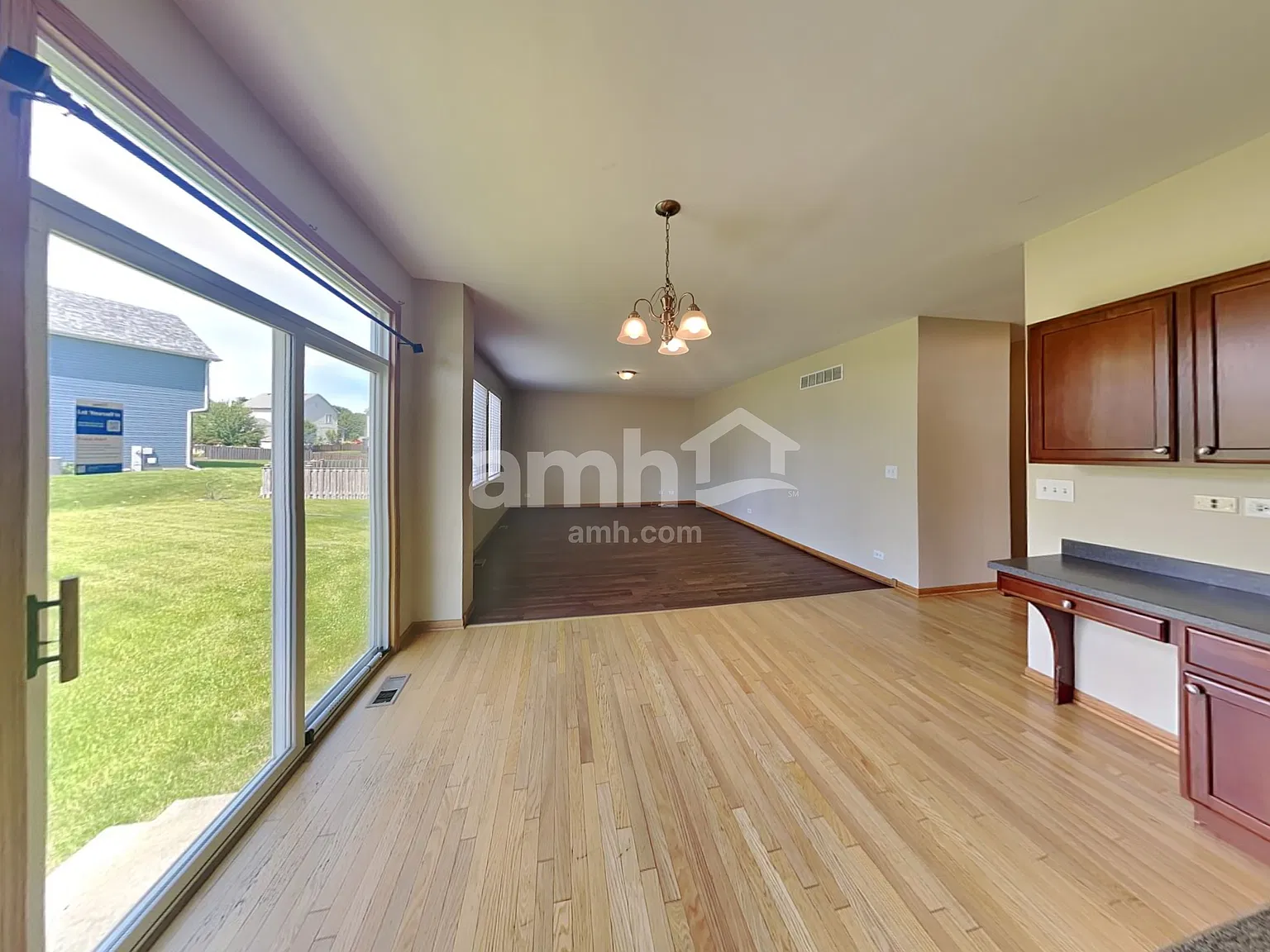 3 bed, 2.5 bath, 2700 sqft, $3,555 — Photo 3
