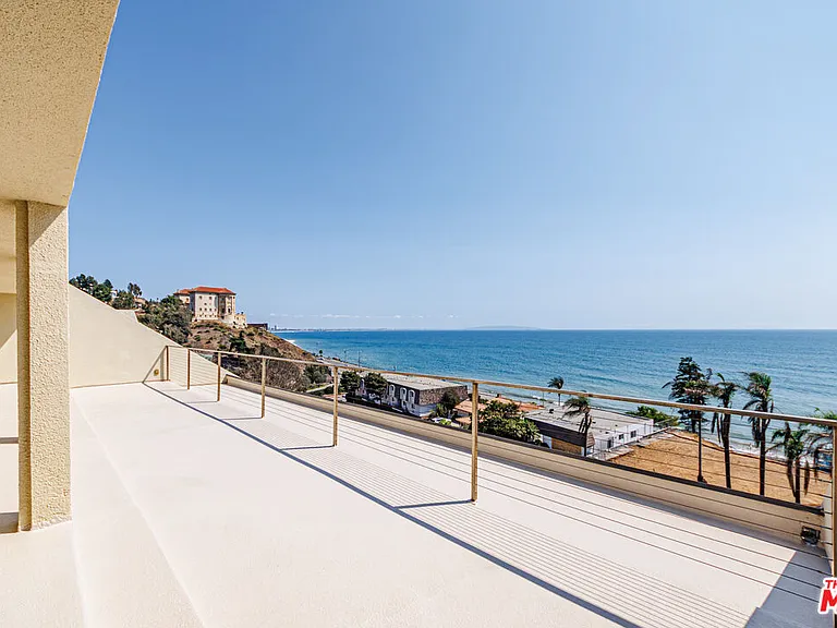 18055 Coastline Dr #2 — Photo 25