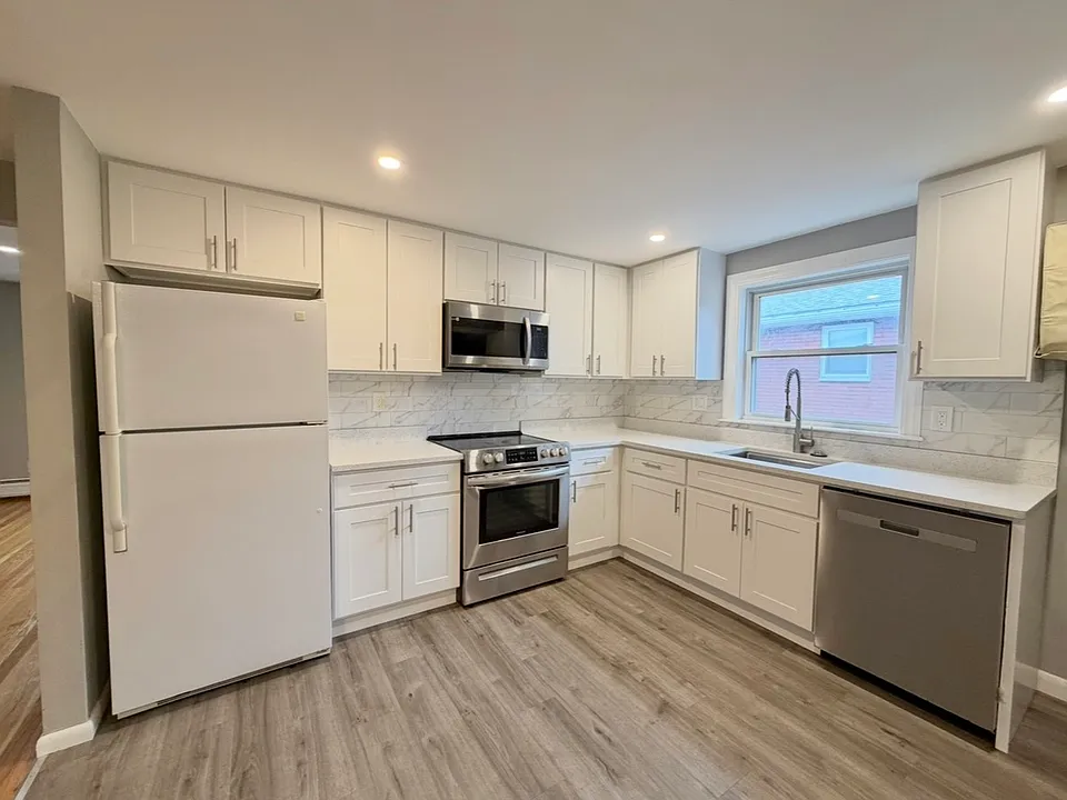82 Sparkill St #2