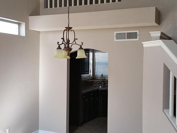3rd image of 1317 James Cravens Ct