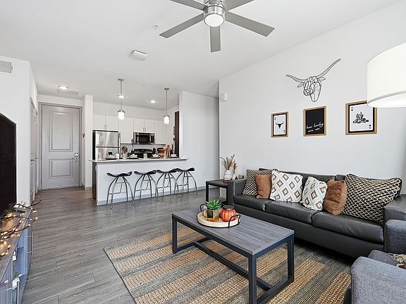 5th image of 1001 S Center St #2-1116308