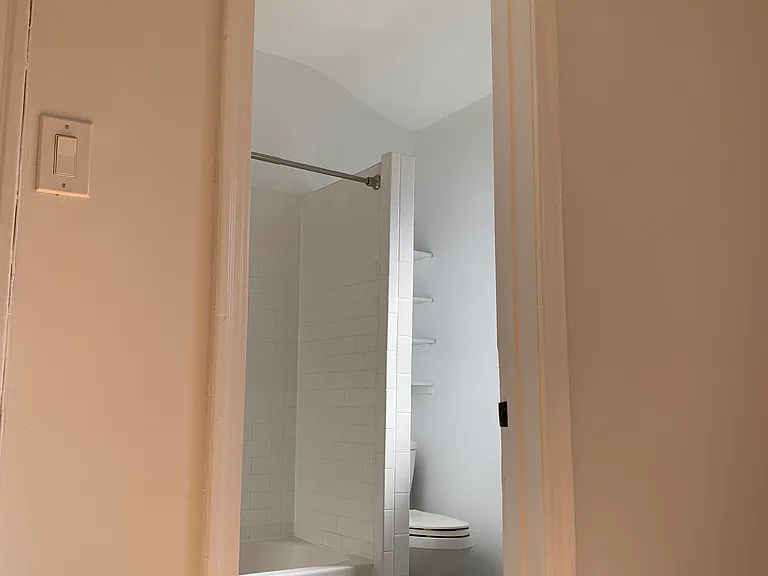 1275 N Hayworth Ave #106 — Photo 15