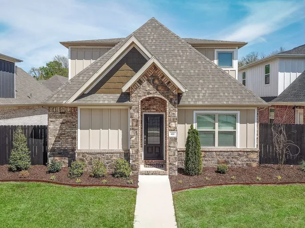 652 N Malbec Rd, Fayetteville, AR 72704