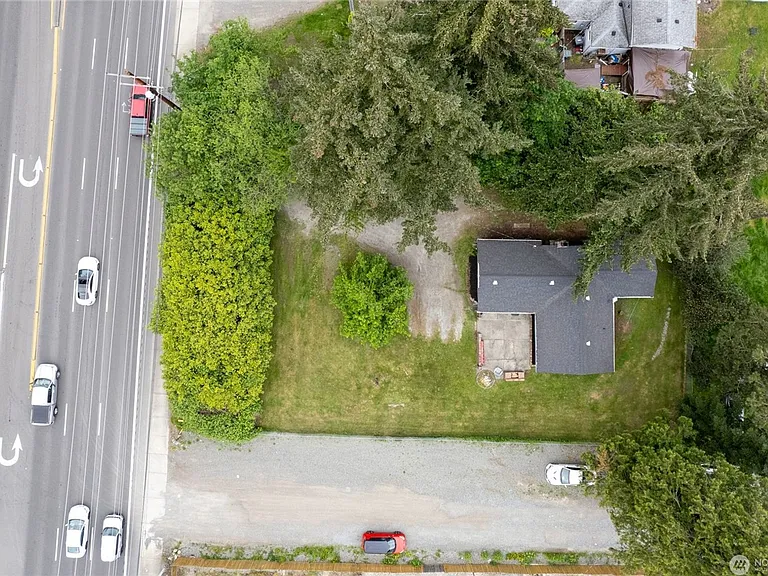 12413 Canyon Rd E — Photo 12