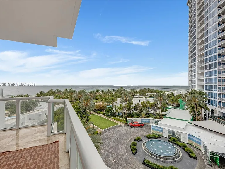 50 S Pointe Dr #903 — Photo 30