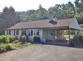 745 Locust St, Mount Wolf, PA 17347