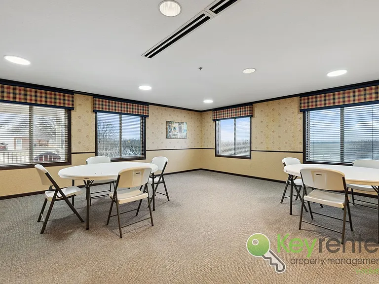 1411 S Douglas Ave #110 — Photo 29