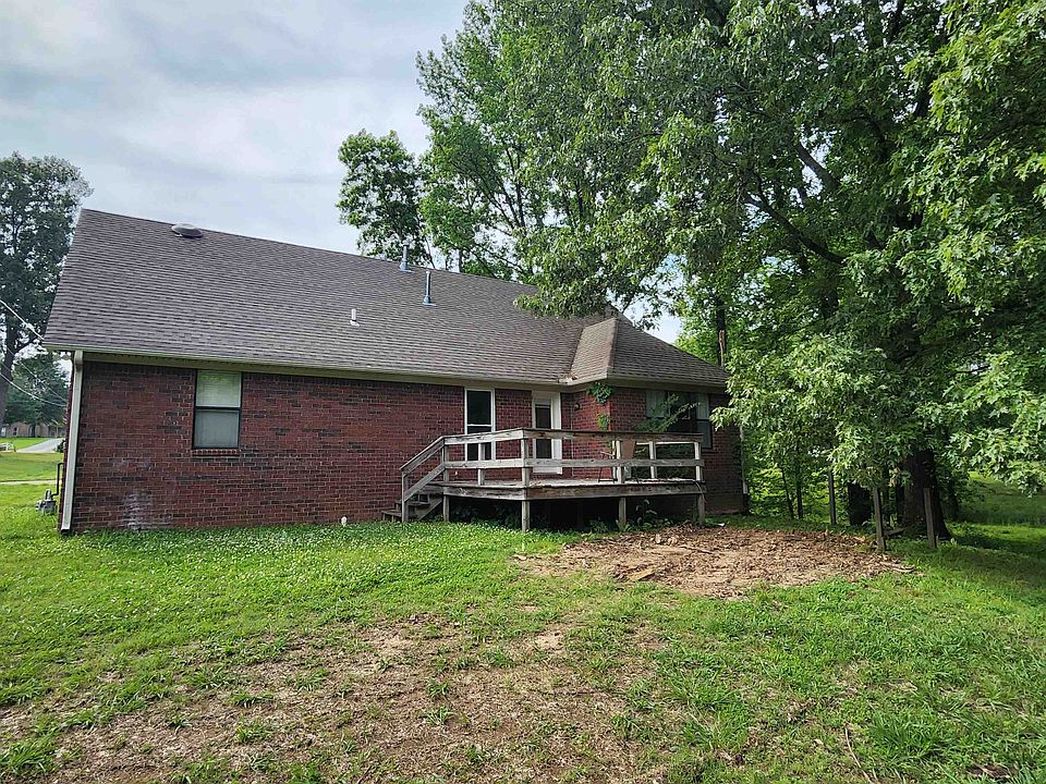 2nd image of 318 Peggy Anne Ln