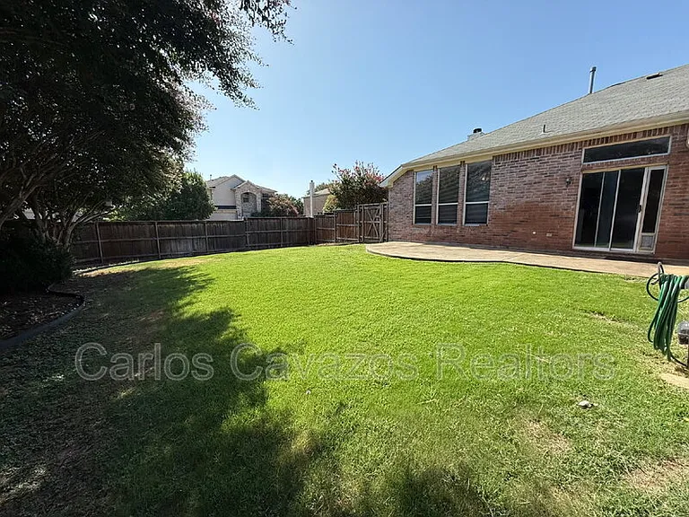 12462 Ridgetop Cir — Photo 4